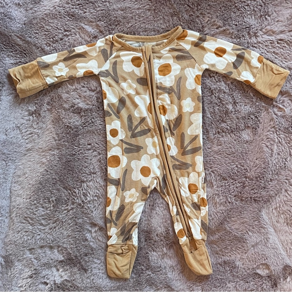 EUC | Little Sleepies | Daisy Daydream Zippy | NB